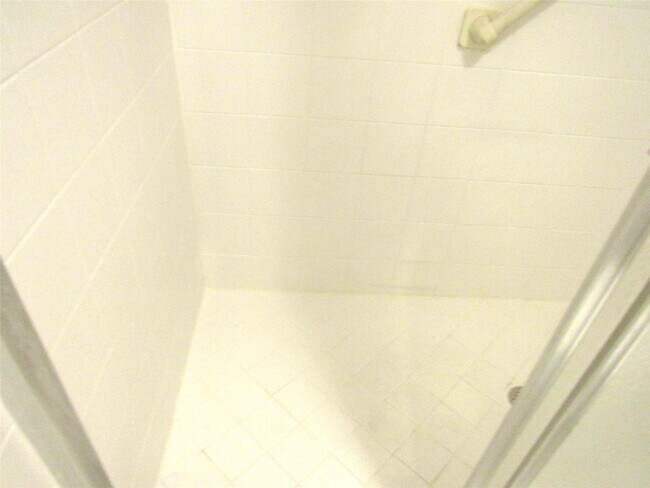 Building Photo - 3001 Portofino Isle