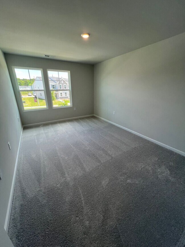Building Photo - 2312 Kasota Ln