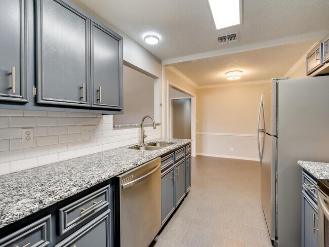 Building Photo - 208 Tamara Dr