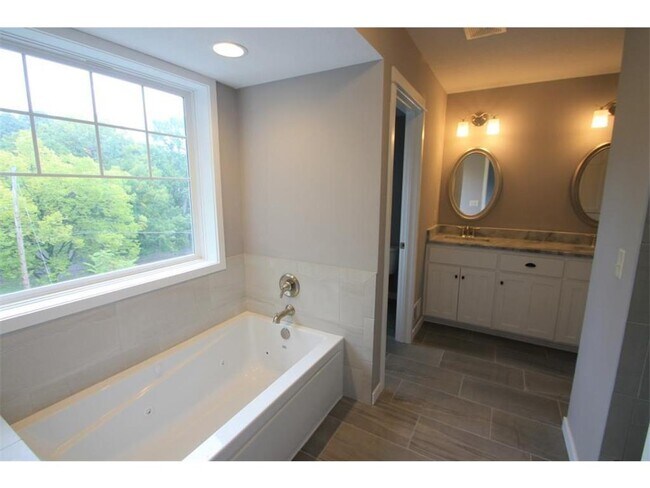 Building Photo - 232 Wildwood Ave