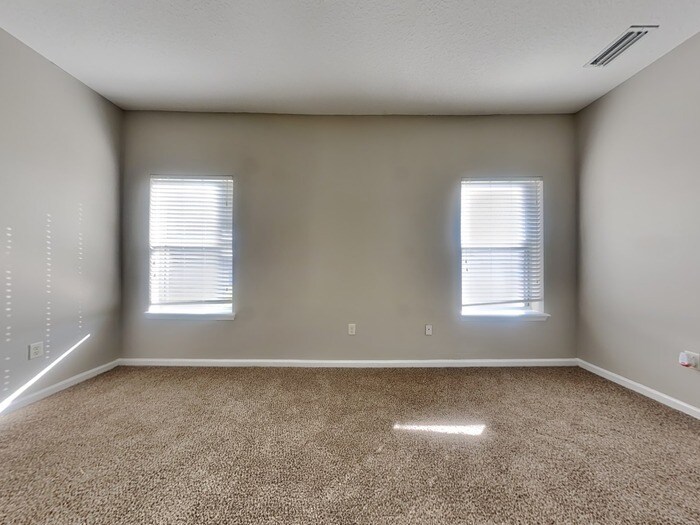 Building Photo - 9251 Hawkeye Dr