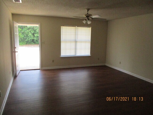 Building Photo - 2511 Cardinal St