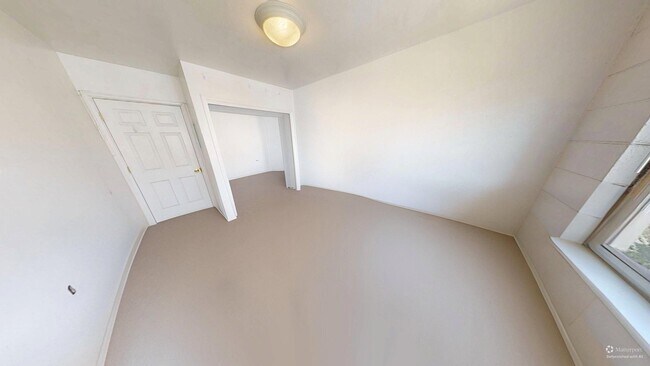 Building Photo - 1105 11th St