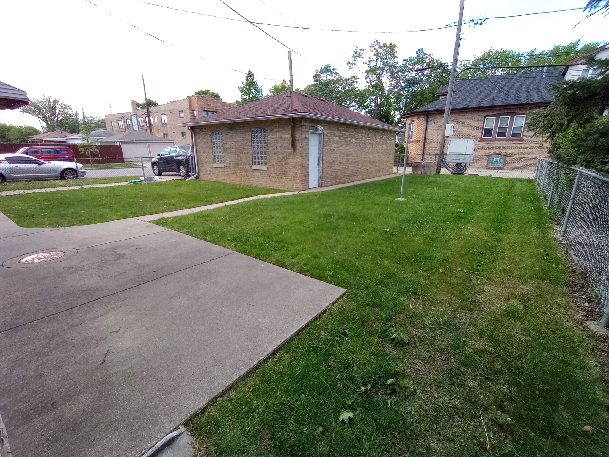 Building Photo - 5260 W Foster Ave