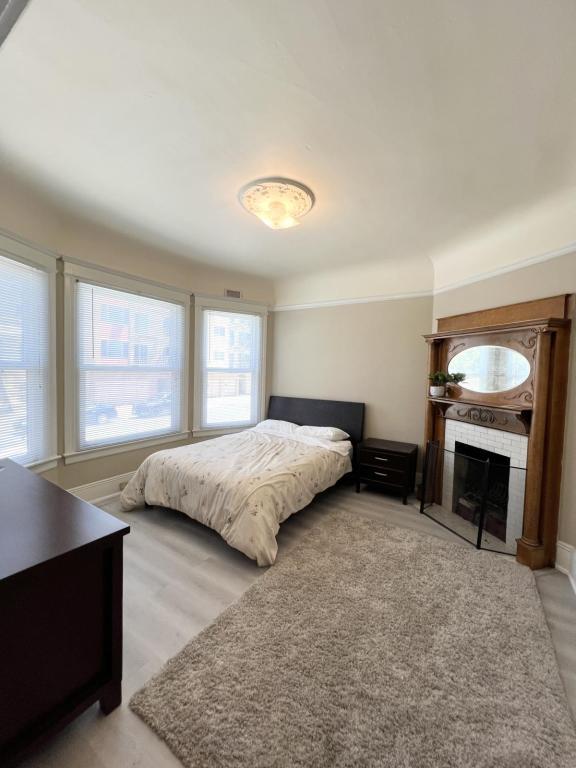 Building Photo - 549 6th Ave