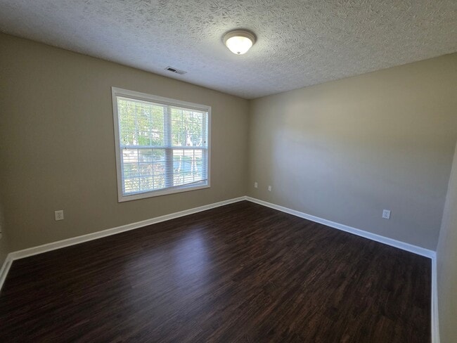 Building Photo - 345 Farina Dr