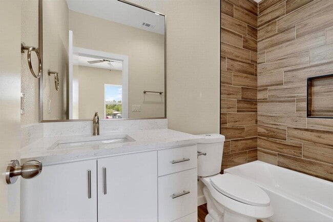Building Photo - 6909 Wentworth Dr