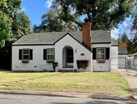 Building Photo - Adorable Three Bedroom, One-story Home in ...