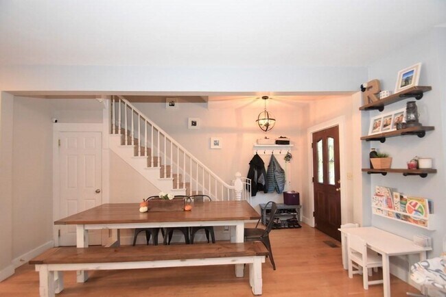 Building Photo - 90 High St