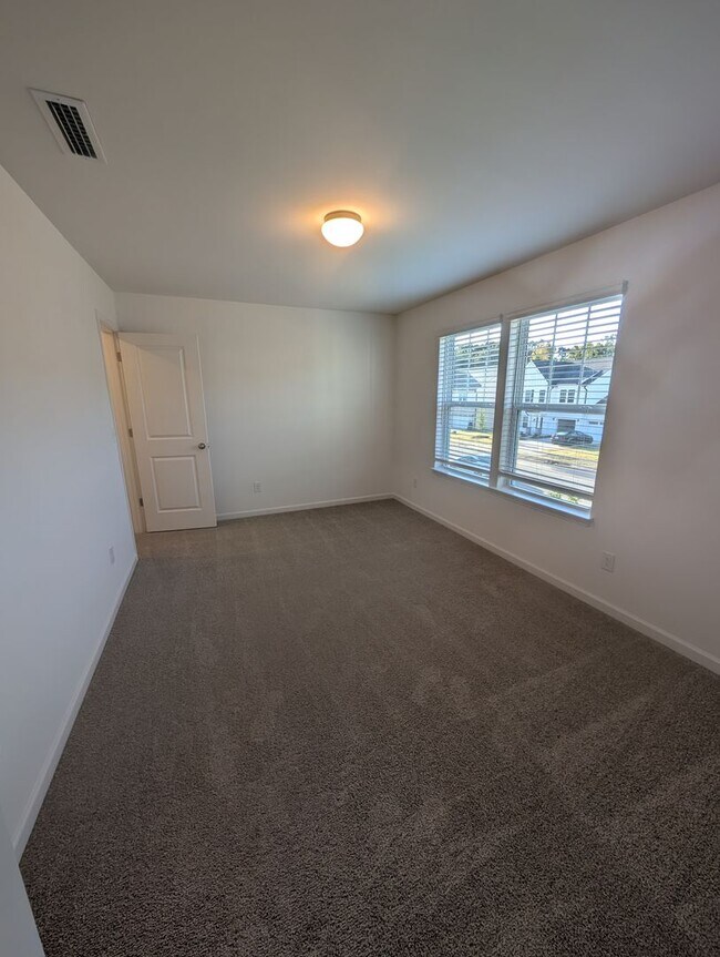 Building Photo - NEW CONSTRUCTION 3BD/2.5 Home in Stonebrid...