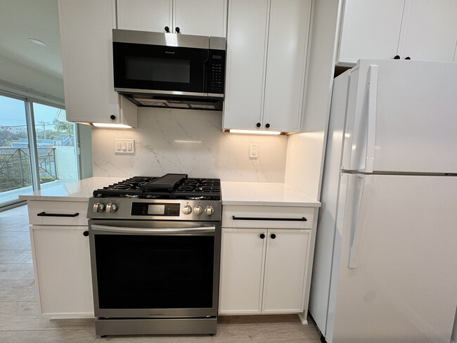 Stove and Microwave kitchen - 2721 2nd St