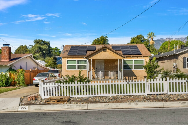 Building Photo - 227 Valle Vista Ave