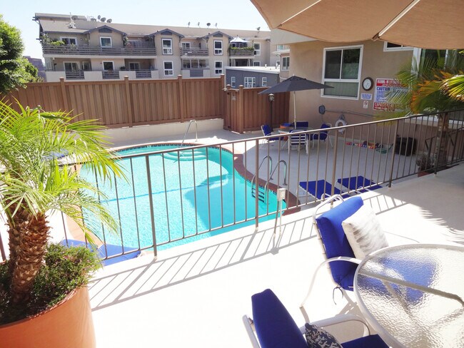 Community pool - 1010 Palm Ave