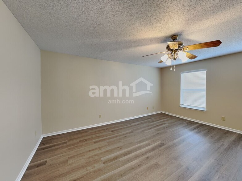 Building Photo - 8845 Limberlost Ct