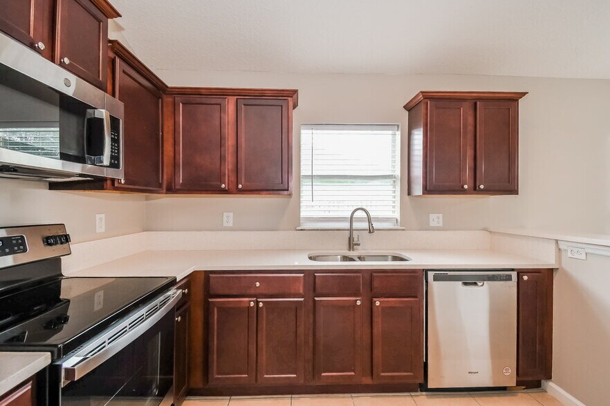 Building Photo - 5107 Johnson Creek Dr