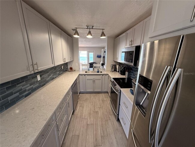 Building Photo - 4942 Coquina Key Dr SE