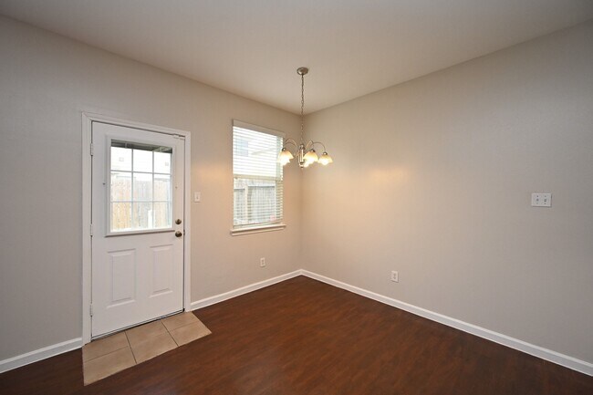 Building Photo - 6127 Yorkglen Manor Ln