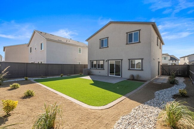 Building Photo - The Aspen - Luxurious 3 Bedroom 2.5 Bath T...