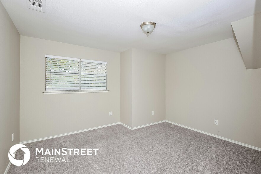 Building Photo - 714 Mannington Dr
