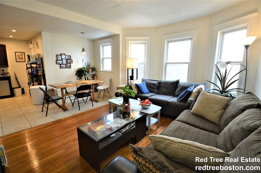 Building Photo - 90 Montebello Rd