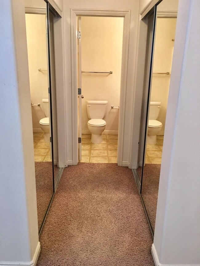 Building Photo - 3-BR Townhome in Hawk Hollow