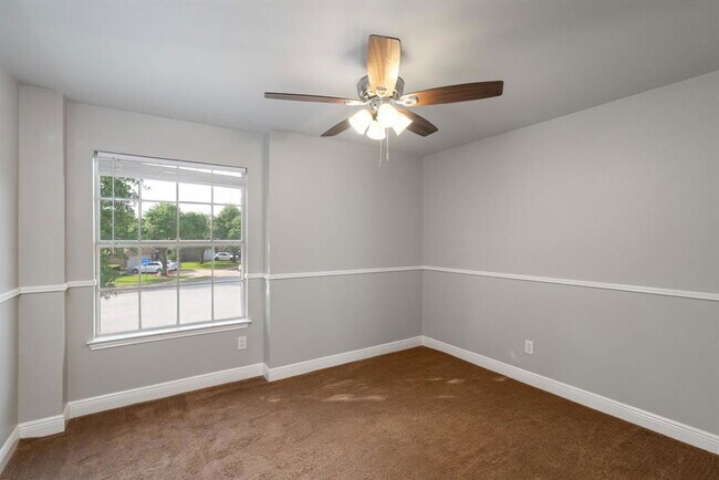 Building Photo - 1501 Van Horn Dr