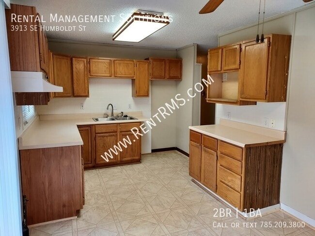 Building Photo - 3913 SE Humboldt St