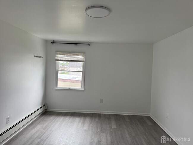 Building Photo - 23 Leick Ave