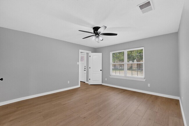 Building Photo - 1410 Thistle Cir