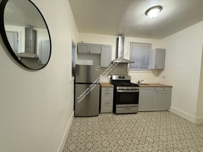 Building Photo - 1808 Filbert St