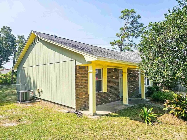 Building Photo - 7811 Coronet Ln