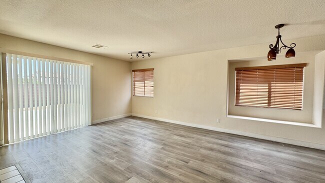 Building Photo - 3726 Penedos Dr