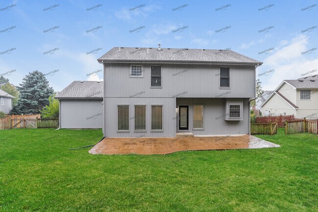 Building Photo - 9735 N Willow Ave