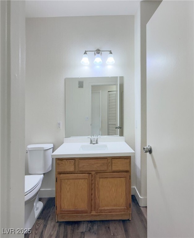 Building Photo - 3400 Cabana Dr