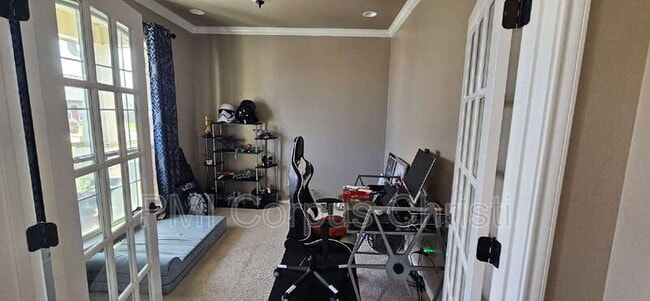 Building Photo - 7813 Cattlemen Dr