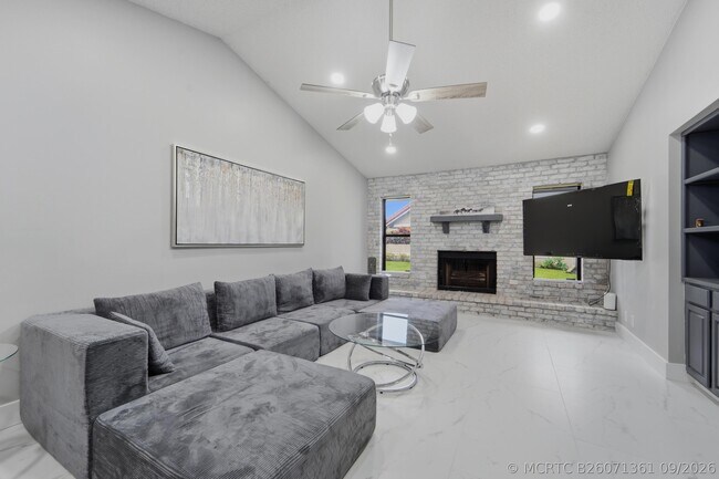Building Photo - 301 Knotty Wood Ln