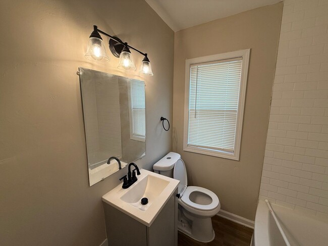 Building Photo - Renovated 3-Bedroom Home – We Welcome Sect...