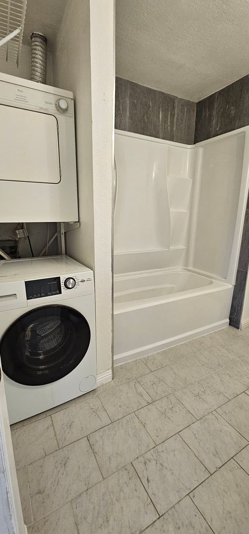 Building Photo - CLEARACRE GARDENS – 1 Bed / 1 Bath Condo for Rent (700 Sq Ft)