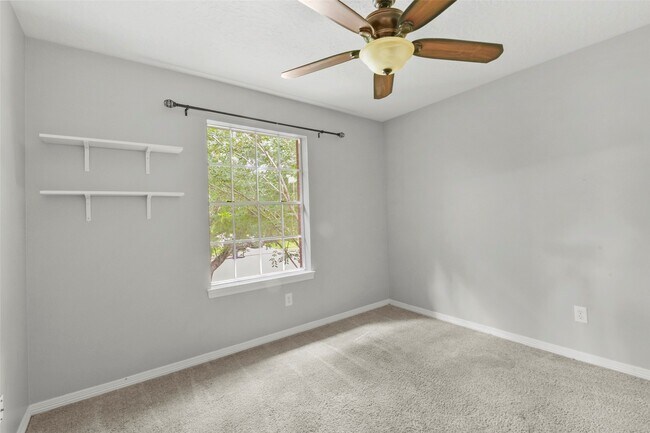 Building Photo - 2111 Village Dale Ave