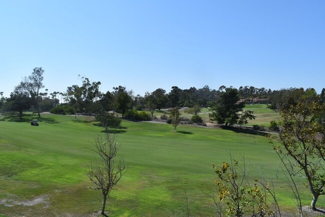 Building Photo - 2 Bedroom Condo in Rancho Bernardo with Golf Course Views