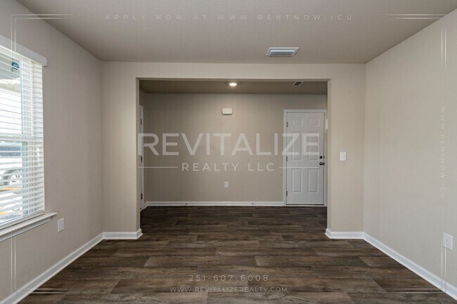 Building Photo - Stunning 2-Story 4 BD 2.5 BA House in Span...