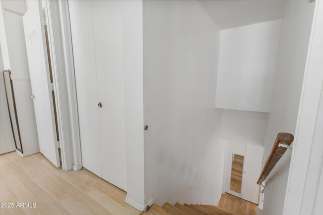 Building Photo - 625 S Westwood