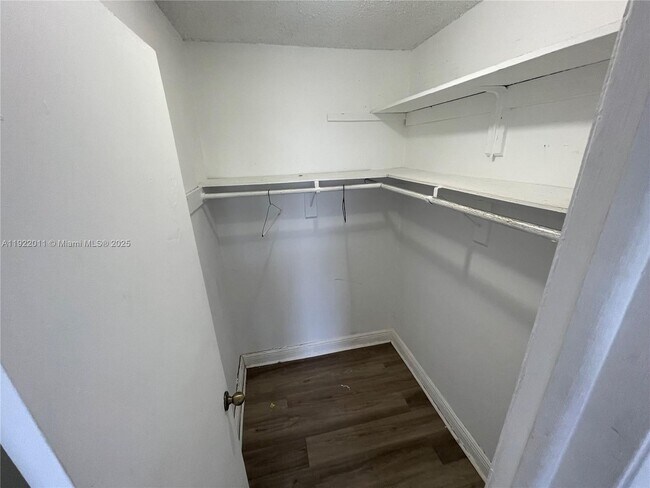 Building Photo - 13455 NE 10th Ave