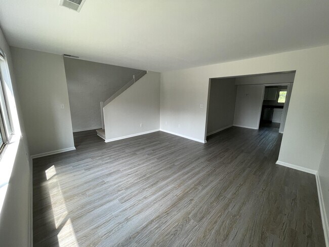 Building Photo - 159 Harvest Dr