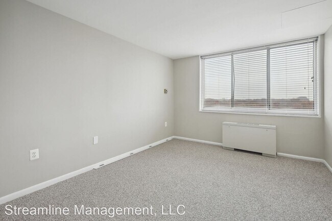 Building Photo - 3 br, 2.5 bath House - 10401 Grosvenor Pl ...