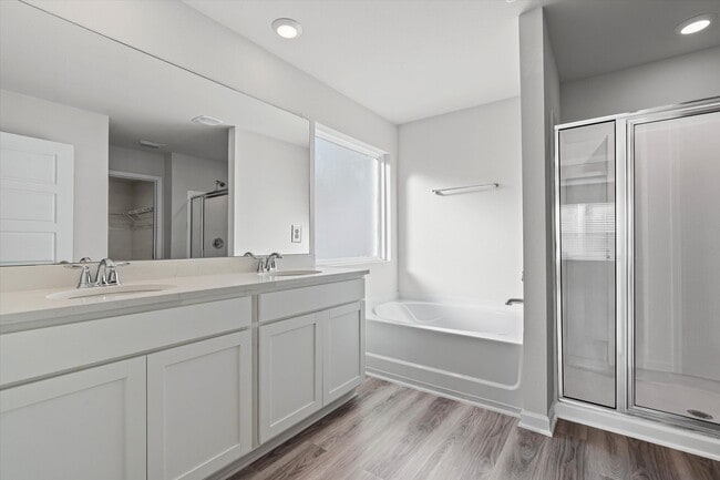 Building Photo - 13581 Paris Cir