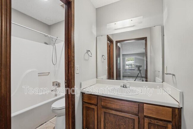 Building Photo - 455 Stara Cir