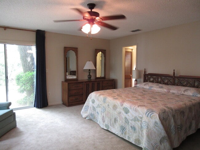 Building Photo - 631 Nelson Point Rd