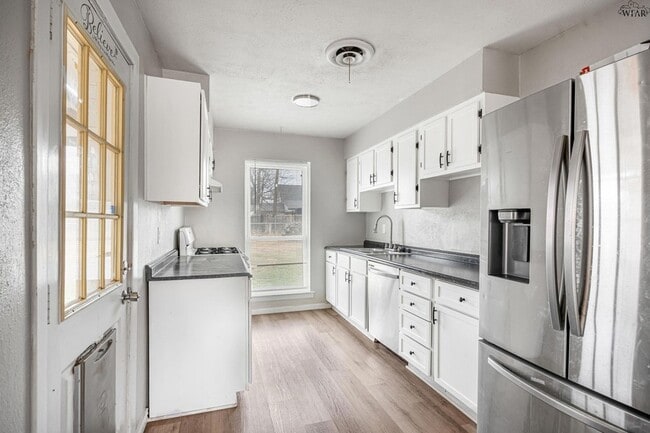 Building Photo - 1811 Deer Park Way