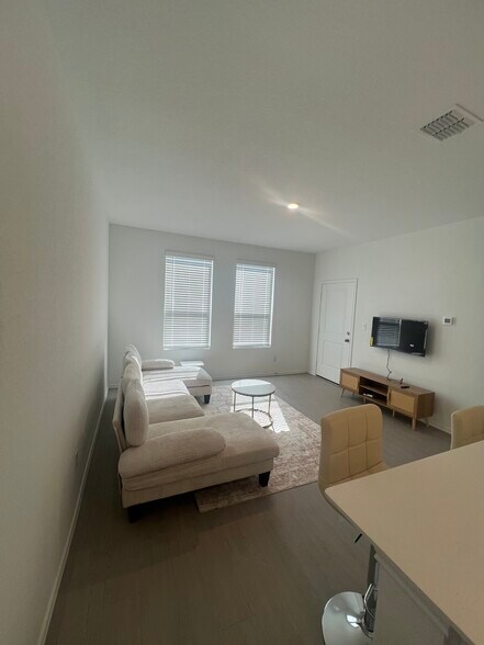 Building Photo - 150 Outrigger Way